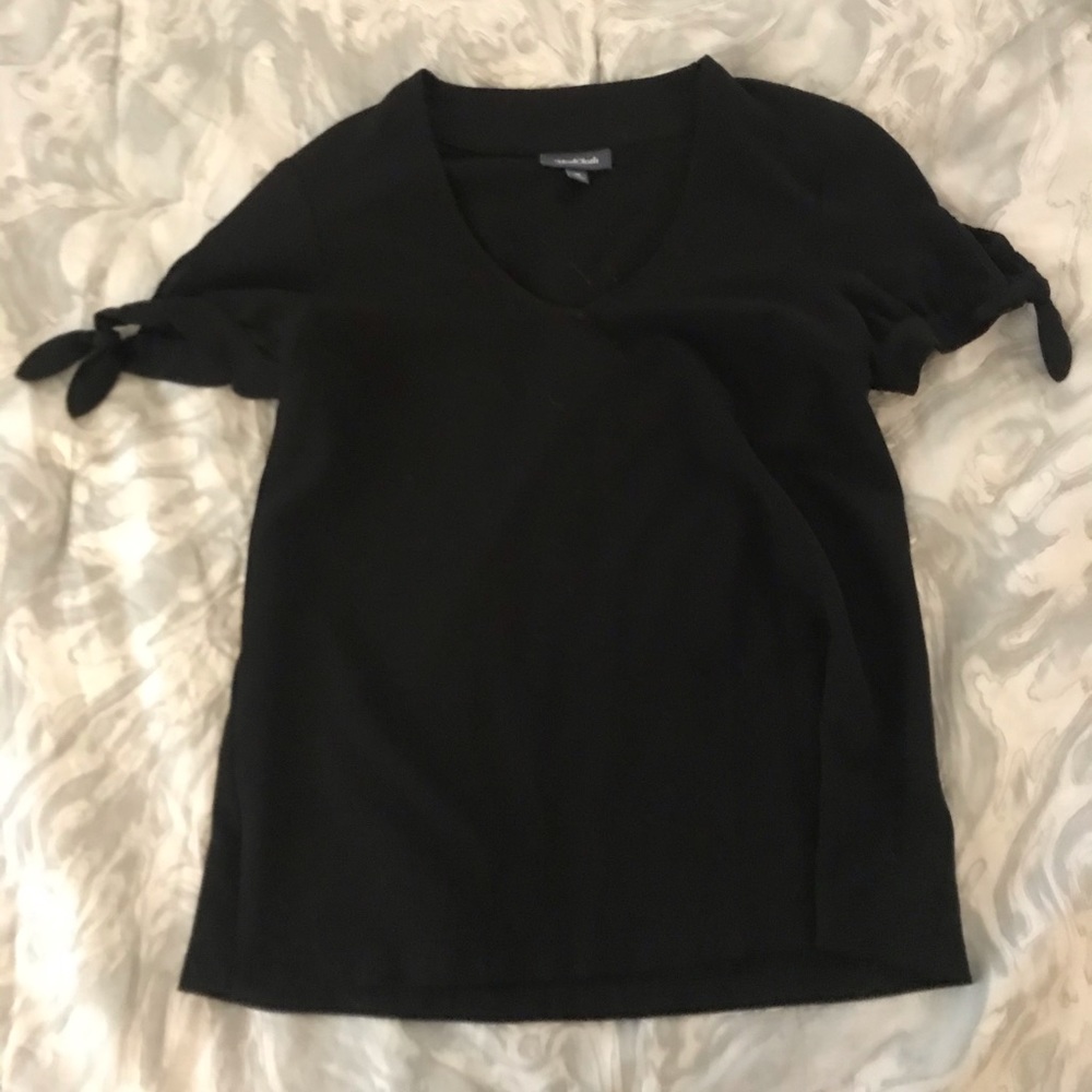 Black Tie-sleeve Blouse